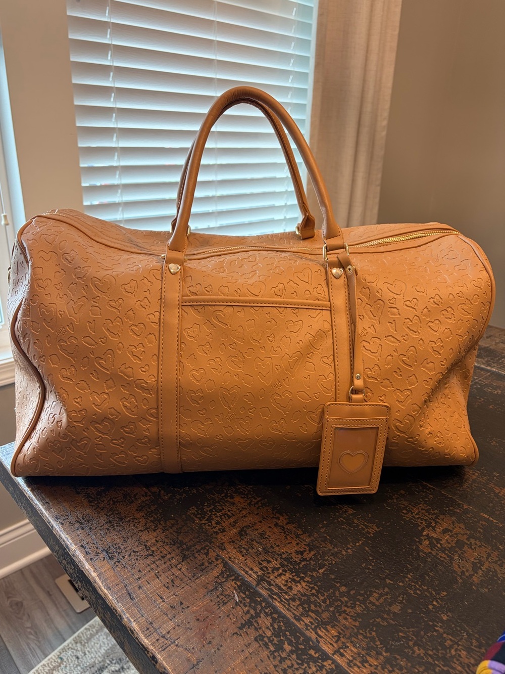 Betsey Johnson Tan Hearts Travel Weekender Duffel- like new - Picture 11 of 13